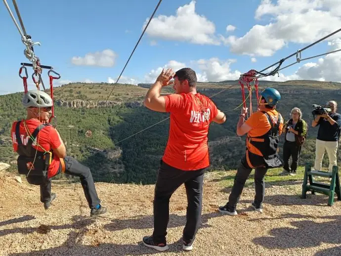 Inaugurada la tirolina de Cantavieja, marcará un antes y un después para el Maestrazgo