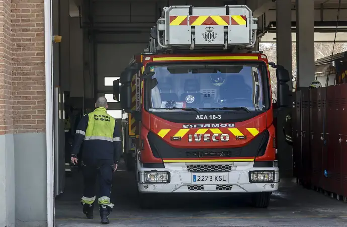 Colapsa la fachada de una vivienda en Patraix, Carmen Prades y Marta Mercader, falleras mayores de