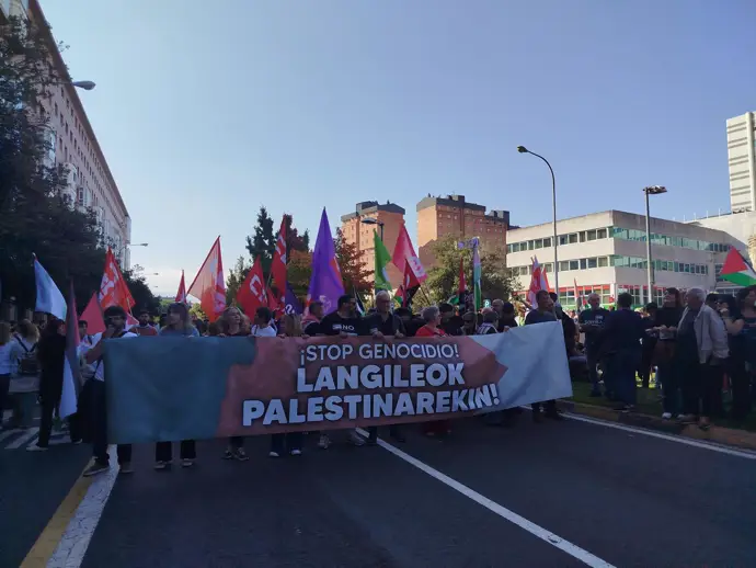 Miles de personas se reúnen en Pamplona en apoyo al pueblo palestino
