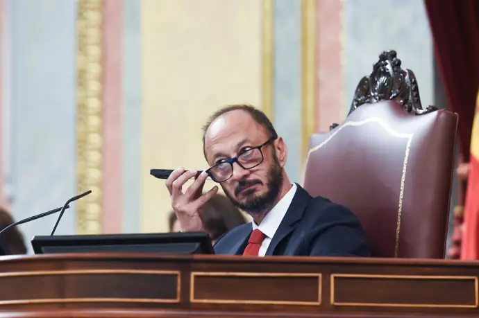 Vicepresidente del Congreso anima al juez Puente a postularse si desea modificar las leyes; Feijóo