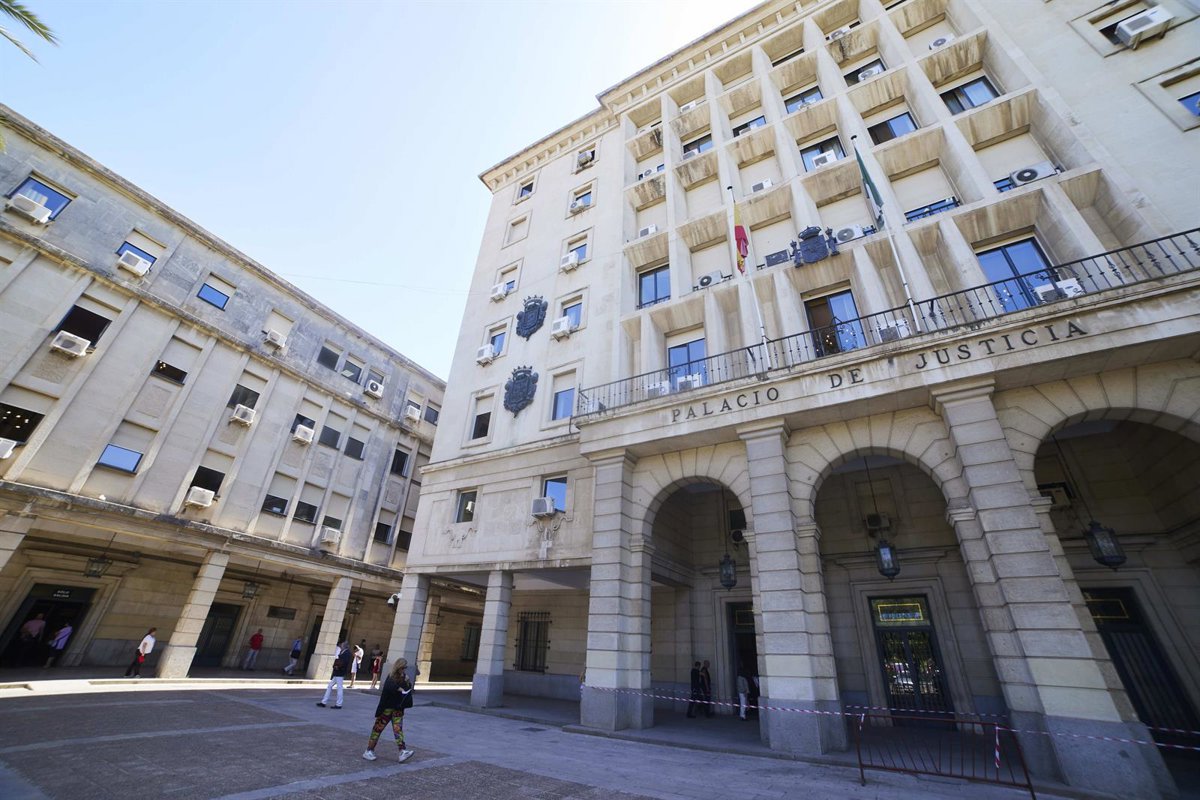 El juez imputa a siete ex altos cargos de la Junta por 261 millones en ayudas a extrabajadores de