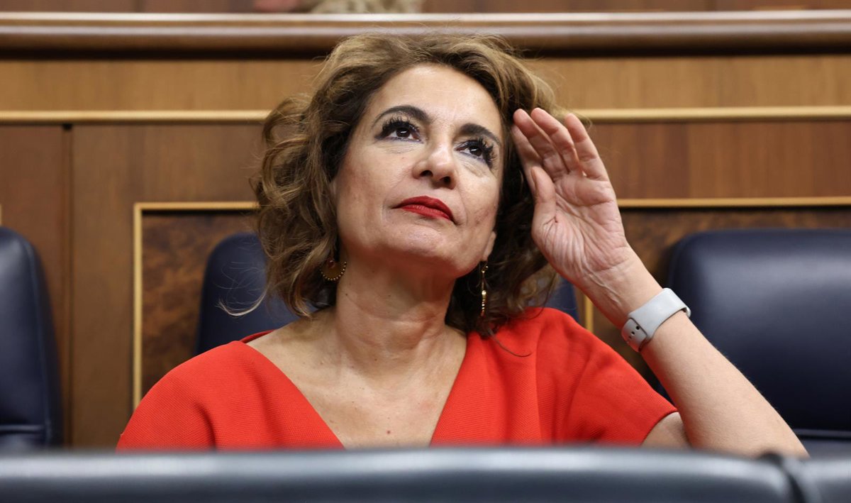Montero critica al magistrado Puente por el acta de Ábalos: "Cada poder debe operar en su ámbito"