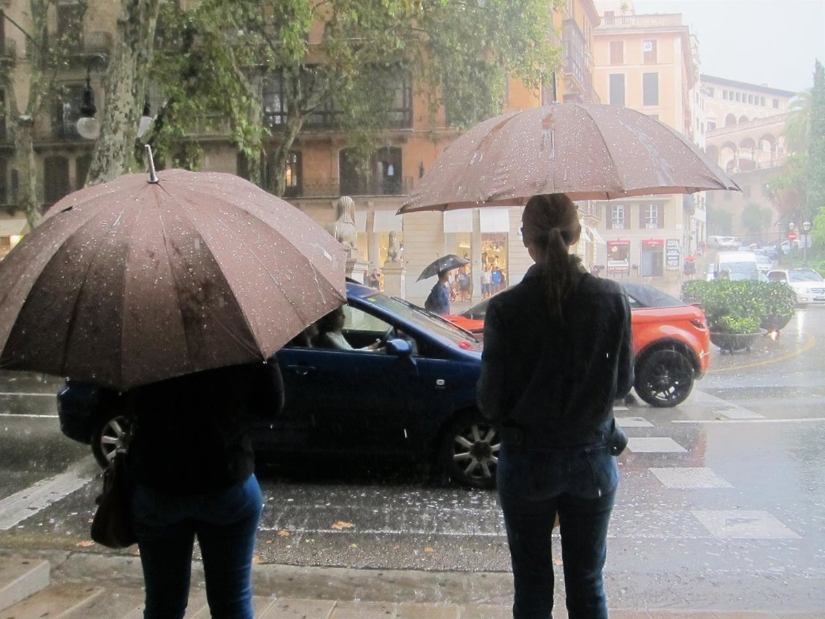 Emergencias activa la alerta amarilla por lluvias y tormentas en Pitiusas y la mantiene en Mallorca