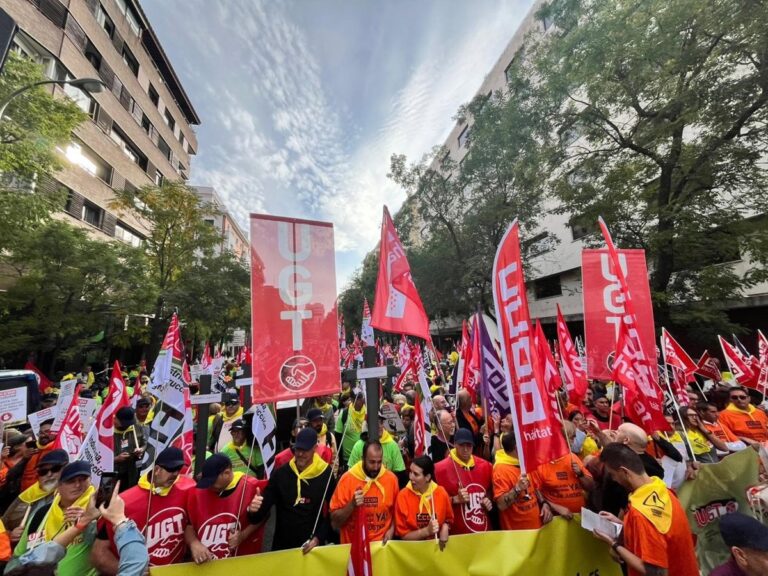 Cientos de personas se manifiestan en Madrid por medidas contra la siniestralidad laboral