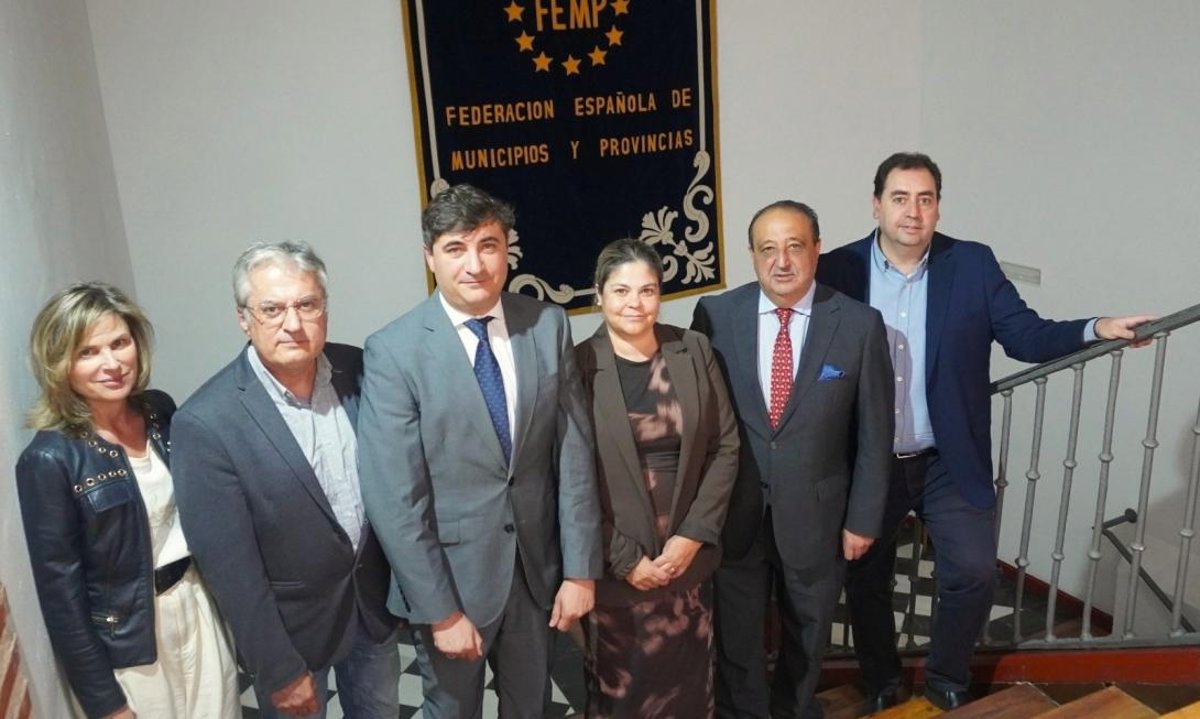 La comisión de cultura de la FEMP, liderada por el alcalde de Clavijo, sugiere una capital