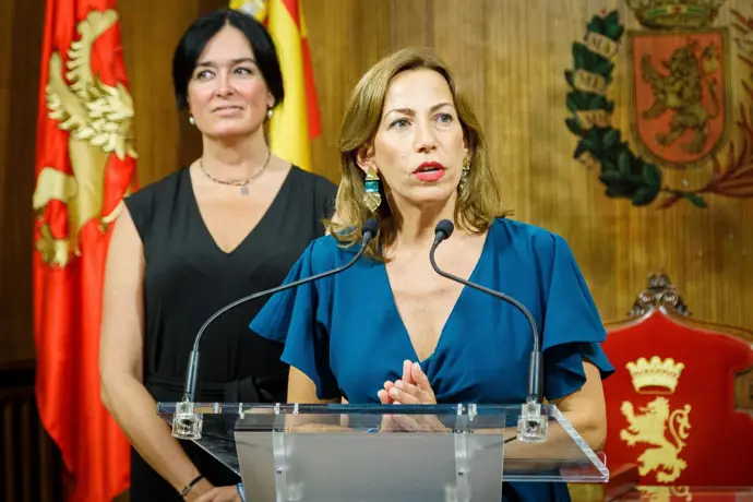 Las alcaldesas de Zaragoza y Huesca critican el cierre del MITMA a la línea de cercanías entre