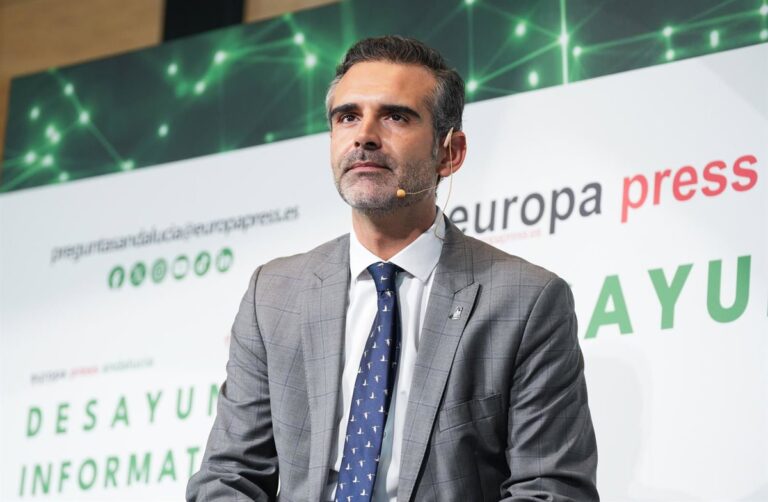 La Junta reitera su compromiso con la salud y critica a Montero por instrumentalizar la sanidad