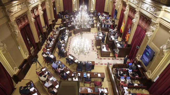 El PP y Vox iniciarán el martes el proceso para derogar la ley de memoria democrática