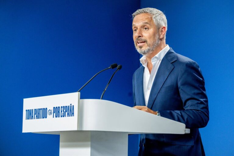 El PP apoya a Moreno por su postura sobre los cribados de cáncer: se disculpa y asume