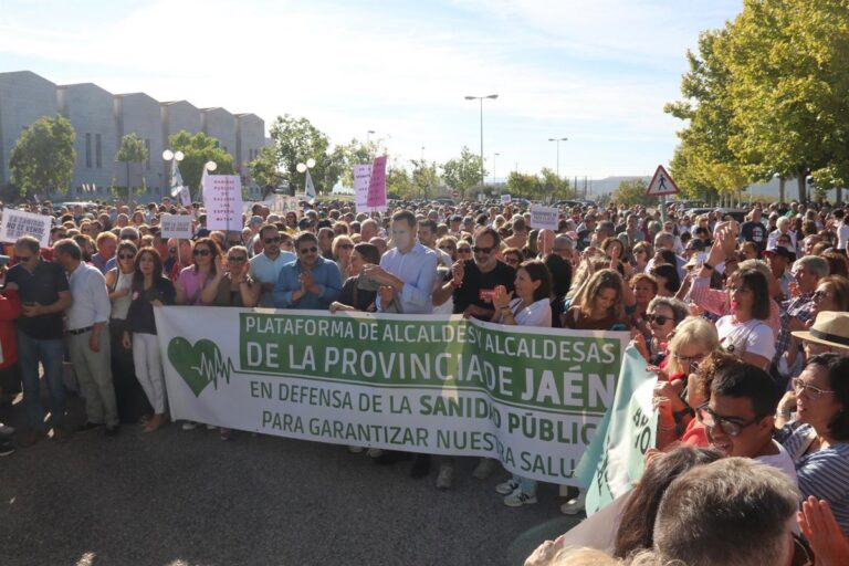 La plataforma de alcaldes de Jaén critica el desmantelamiento del Hospital de Andújar por la Junta