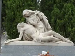 Un estudio de la UEx analiza las esculturas funerarias contemporáneas más relevantes de