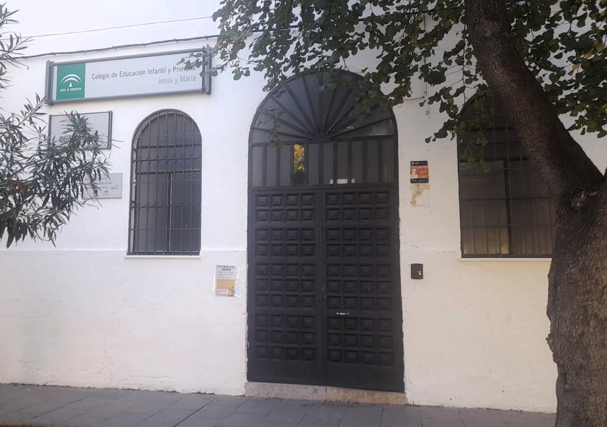 Sin clases en el colegio Jesús María de Jaén por desperfectos que están siendo evaluados