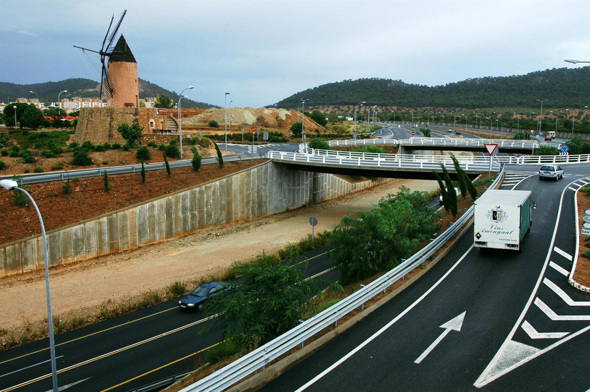 El Govern no planea limitar la entrada de vehículos en Baleares, aunque valorará las propuestas