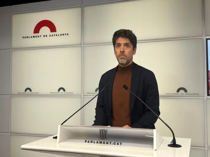 Cid critica a Junts por mezclar "país y partido" y cuestiona la ayuda del PP y Vox.