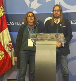 La familia de Noa defiende su derecho a un ATE en su colegio de Valladolid ante las Cortes.