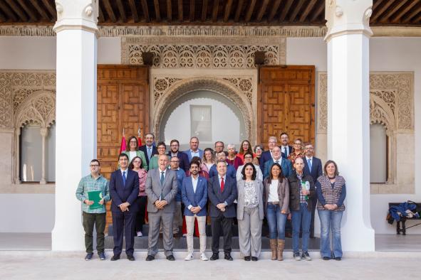 El gobierno regional expandirá en 2026 la red pública de atención y servicios sociales.