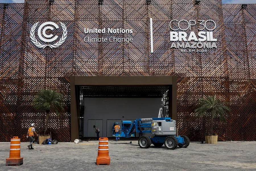 La COP30 propone gravar moda, tecnología y productos militares para financiar la lucha contra el