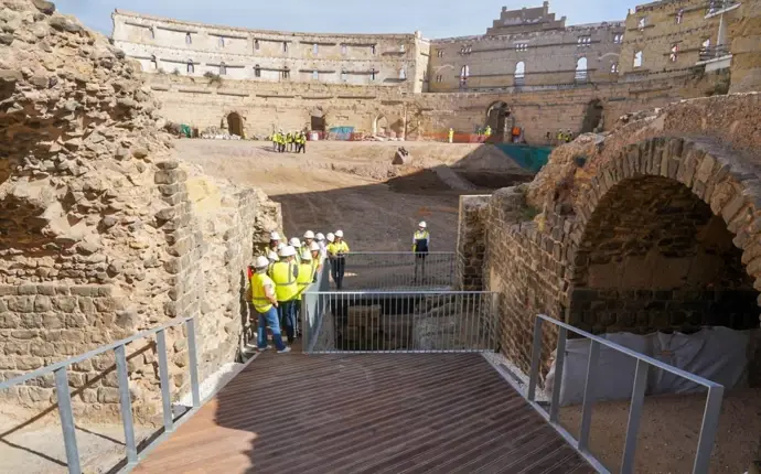 Descubren estructuras monumentales en el anfiteatro romano de Cartagena, abiertas al público en