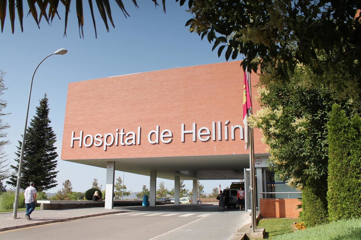 Cuatro personas lesionadas, incluidos tres menores, en un choque entre dos coches y una furgoneta