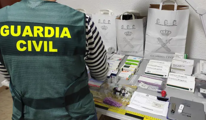 Detenidas 22 personas, incluida una en Bizkaia, por una red de venta ilegal de medicamentos online