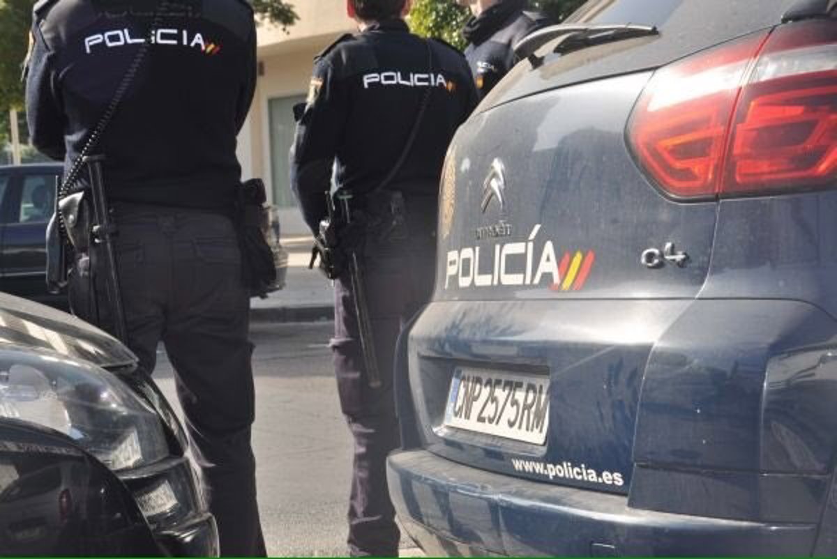 Un hombre resulta herido tras recibir dos puñaladas por una posible rencilla previa en Granada