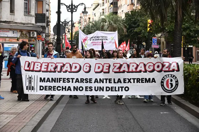 Cientos de personas exigen que "manifestarse contra la extrema derecha no es un delito