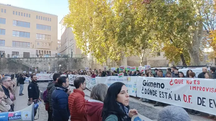 Los sindicatos que convocaron la huelga en FP en Navarra exigen recursos inmediatos y suficientes