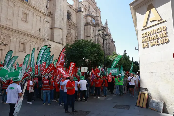 CSIF y Satse se desmarcan de la protesta por la sanidad en las ocho capitales de Andalucía