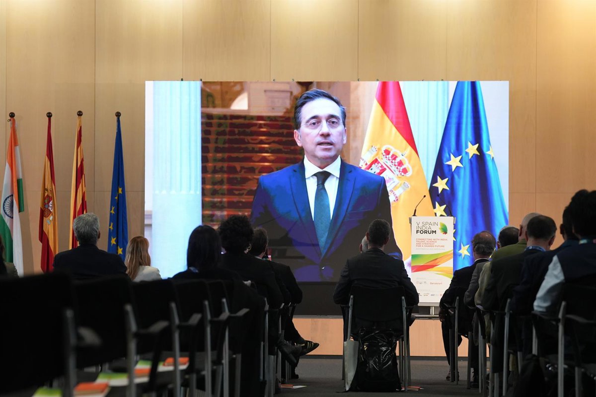 Albares resalta la importancia de India como socio clave de España y anuncia visitas diplomáticas