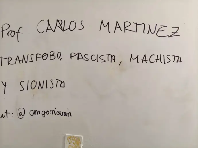 El profesor Carlos Martínez Gorriarán denuncia insultos en el campus de la universidad
