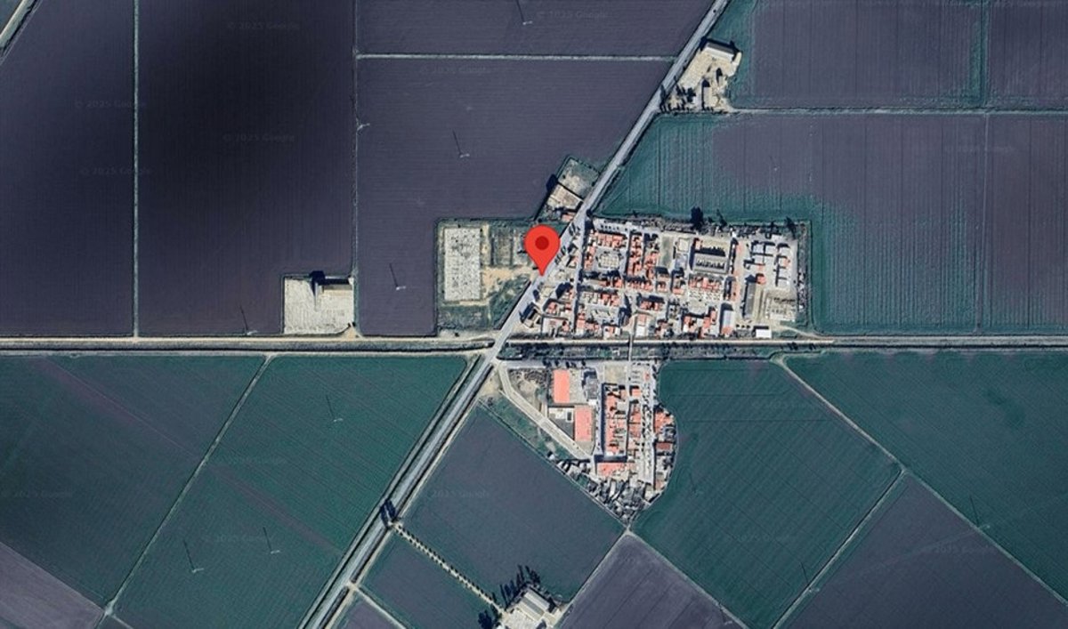 Fallece un joven de 19 años en un choque entre un coche y una moto en Isla Mayor, Sevilla