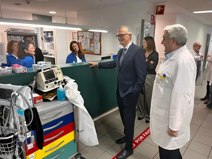El Rosell inaugura una moderna clínica urológica con instalaciones mejoradas para pacientes y