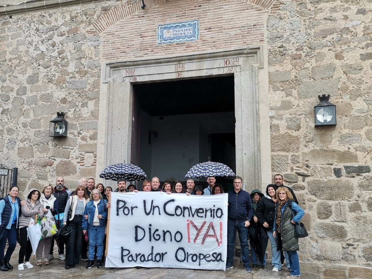 Trabajadores de los paradores de C-LM protestan por sus condiciones laborales precarias