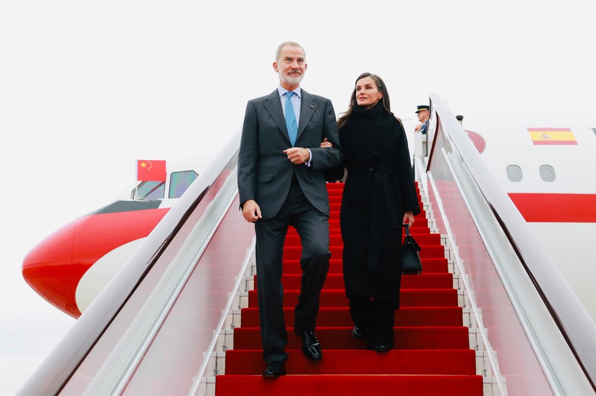 Los Reyes inician su visita a Chengdu para impulsar el acceso de empresas españolas al mercado