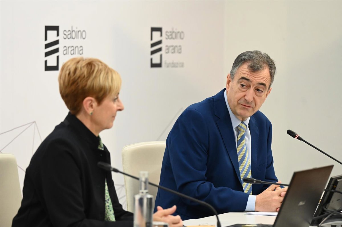 Esteban solicita "menos discursos y más democracia" para avanzar en la reforma de la Ley de