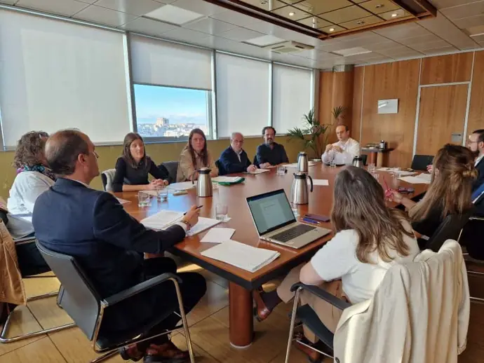 Bancalero atiende las solicitudes de la Plataforma del Hospital de Barbastro, esencial para la