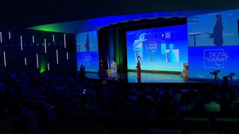 Expertos en tecnología promueven una inteligencia artificial "humanista" para el bien común en el