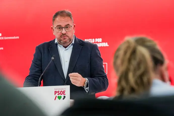 PSOE denuncia la "complicidad" de la Junta Electoral con Guardiola al permitirle hacer campaña con