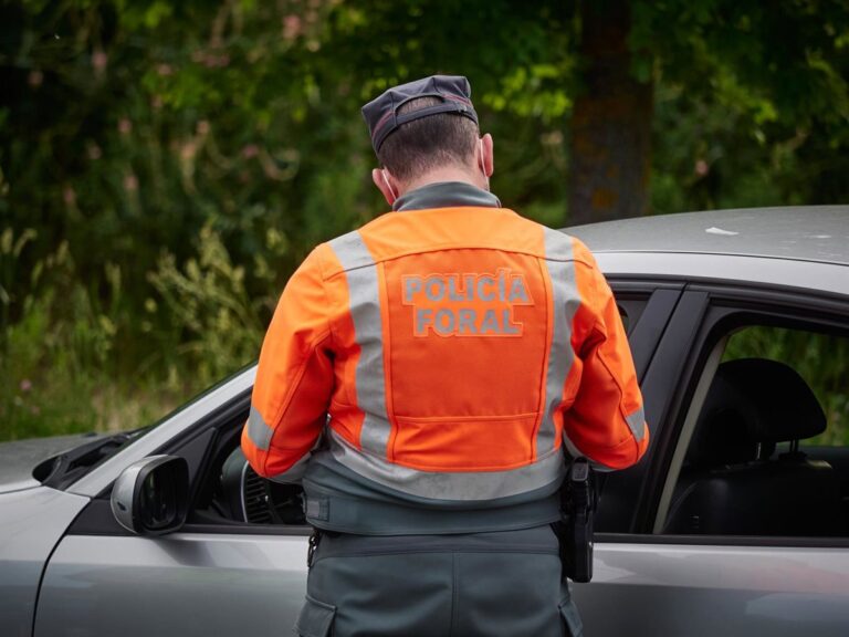 Tres arrestados en Tudela por intentar evadir un control y agredir a la policía