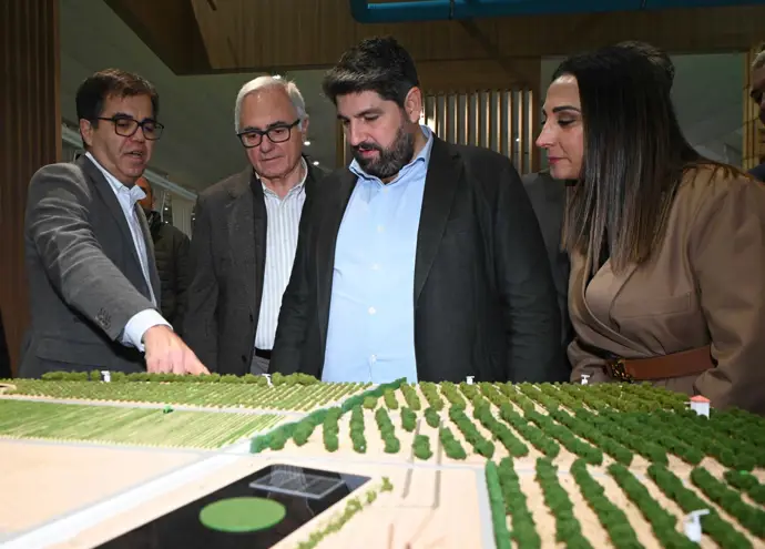 López Miras destaca el liderazgo de la Región de Murcia en la exportación de sistemas de riego