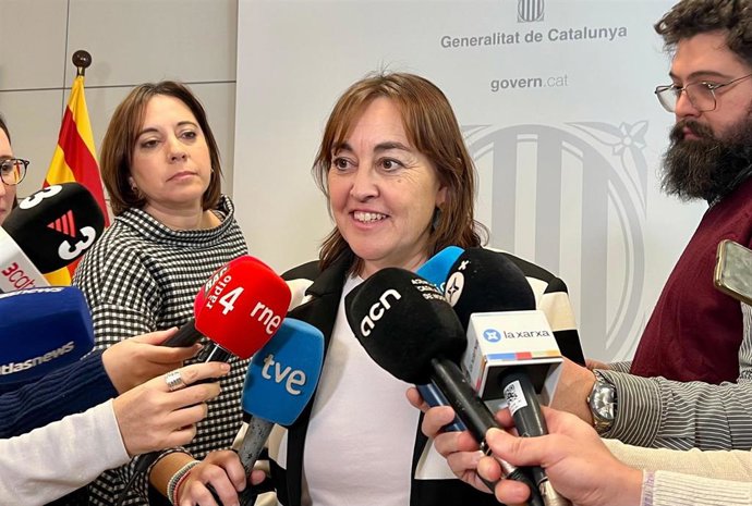 La consellera de Territorio, Vivienda y Transici&oacute;n Ecol&oacute;gica y portavoz de la Generalitat, S&iacute;lvia Paneque, en una atenci&oacute;n a los medios desde la conselleria