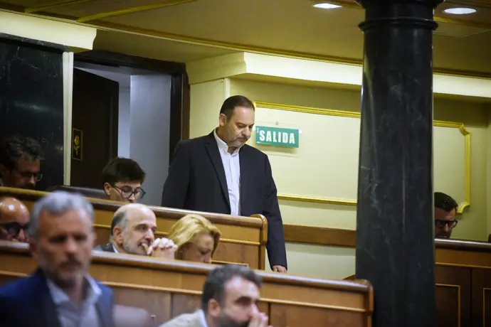 El Congreso avanza en la suspensión de Ábalos como diputado; Feijóo convoca una concentración
