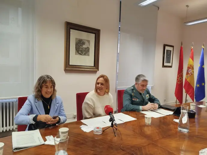 Jefatura de Tráfico aclara que la baliza V-16 sólo geoposiciona y no llama al 112, desmintiendo