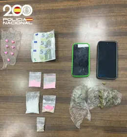 Dos hombres arrestados en Palma por robo de vehículo, embestir a un agente y tráfico de drogas