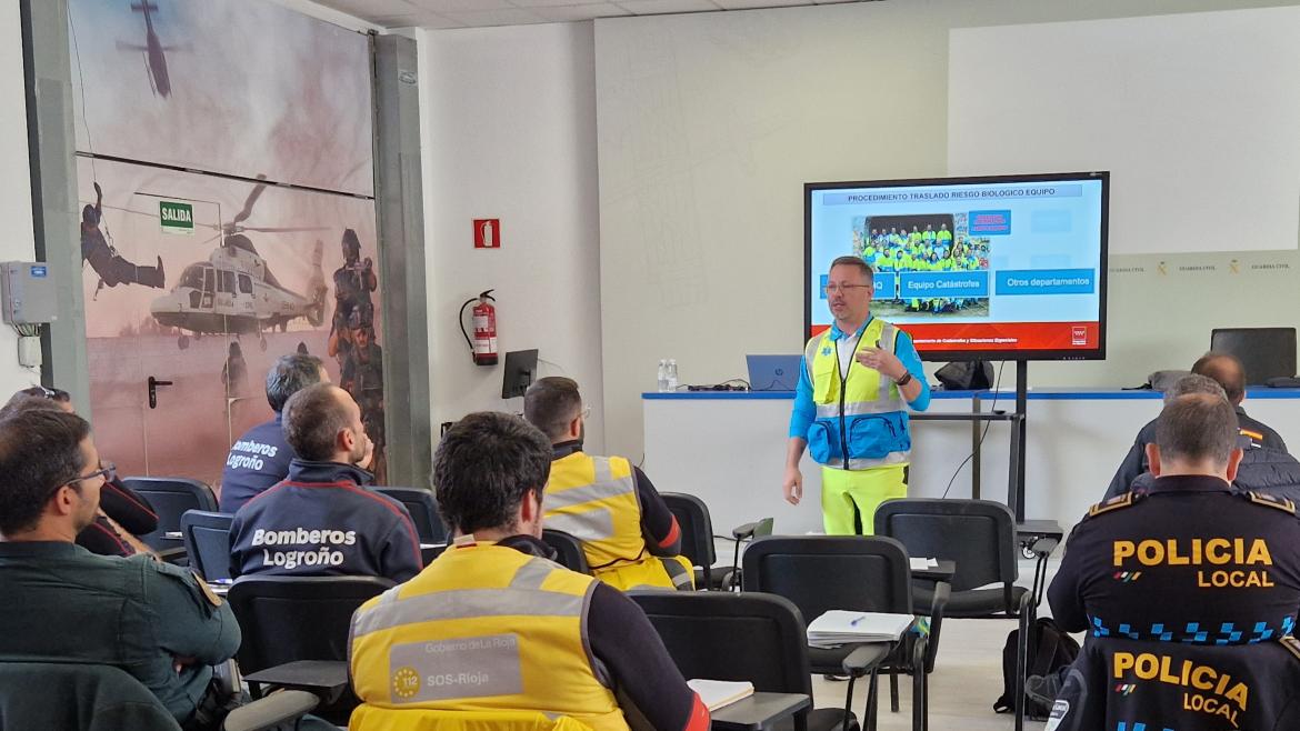 El SUMMA 112 de Madrid presenta su protocolo para el traslado de pacientes con alto riesgo