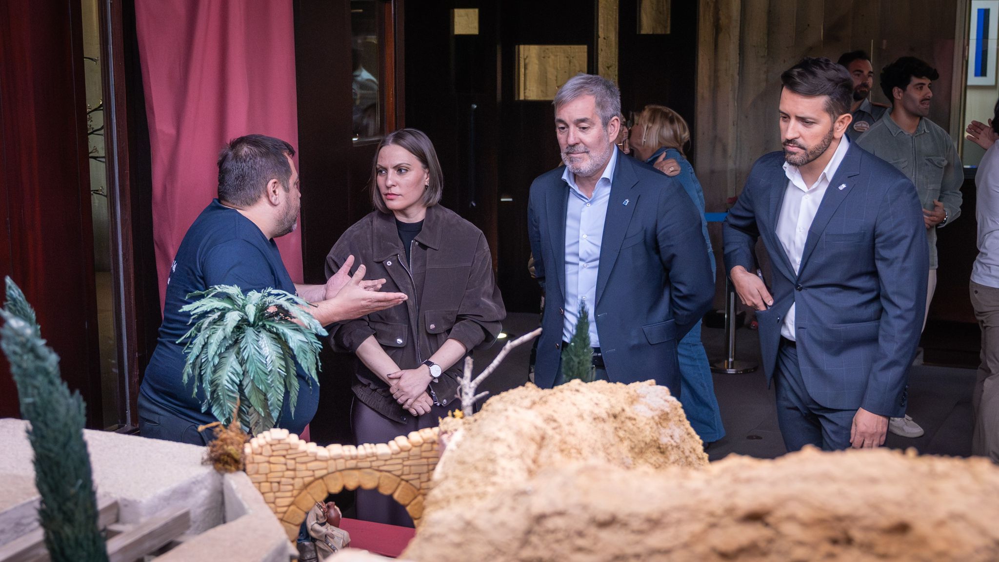 El Gobierno desea a todos una feliz Navidad 2025, recordando a las personas que nos faltan