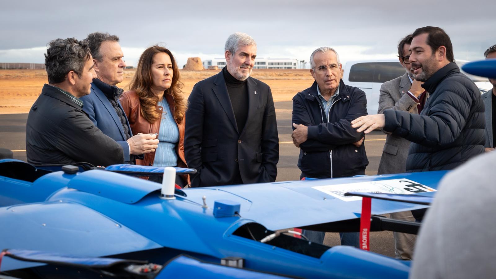Clavijo resalta que Canarias Stratoport ya opera como referencia en el sector aeronáutico