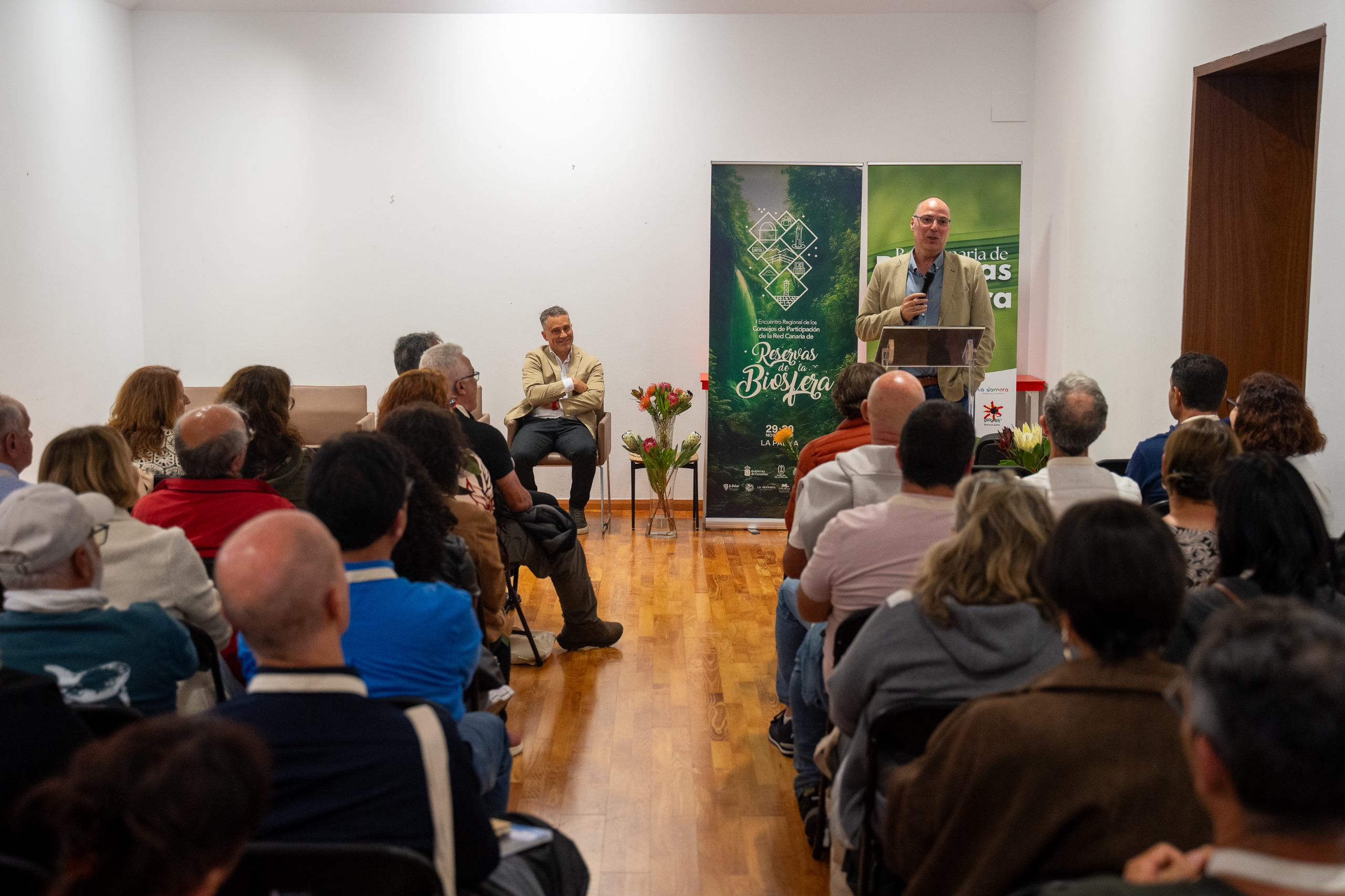Canarias acoge el primer encuentro regional de los consejos de...