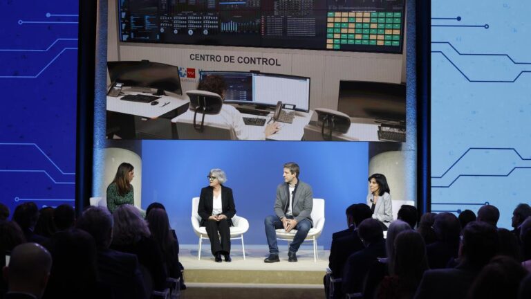 El Hospital Gregorio Marañón presenta su innovador "cerebro digital" a la Reina Doña Letizia