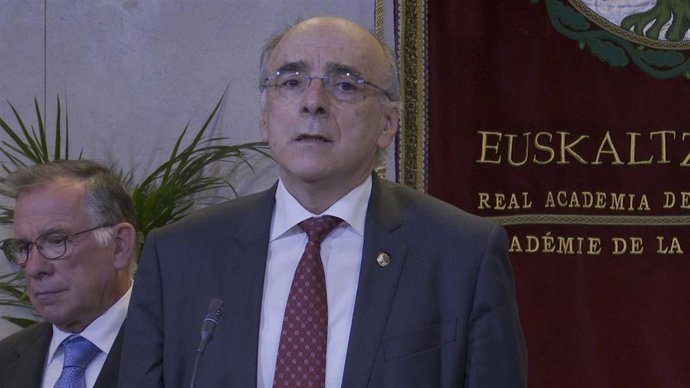 Archivo - Andr&eacute;s Urrutia, presidente de Euskaltzaindia